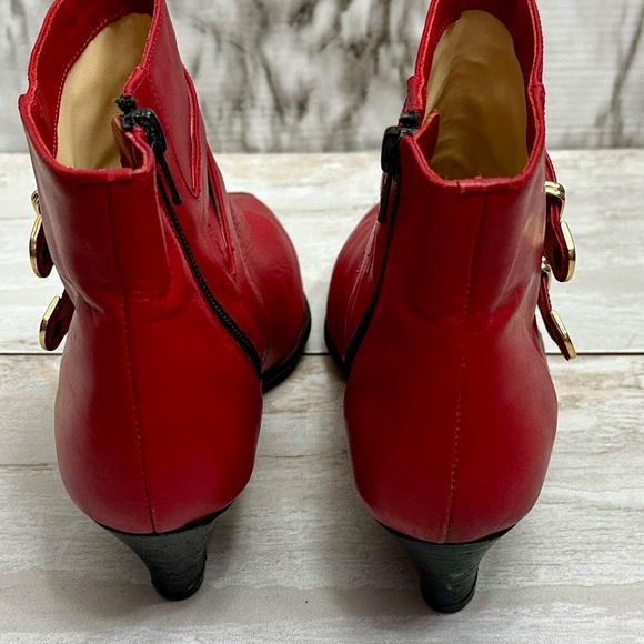 Red Leather Boots Booties Gold Buckle Hardware Womens Size 7 1/2 Cougar Spain - Picture 3 of 11